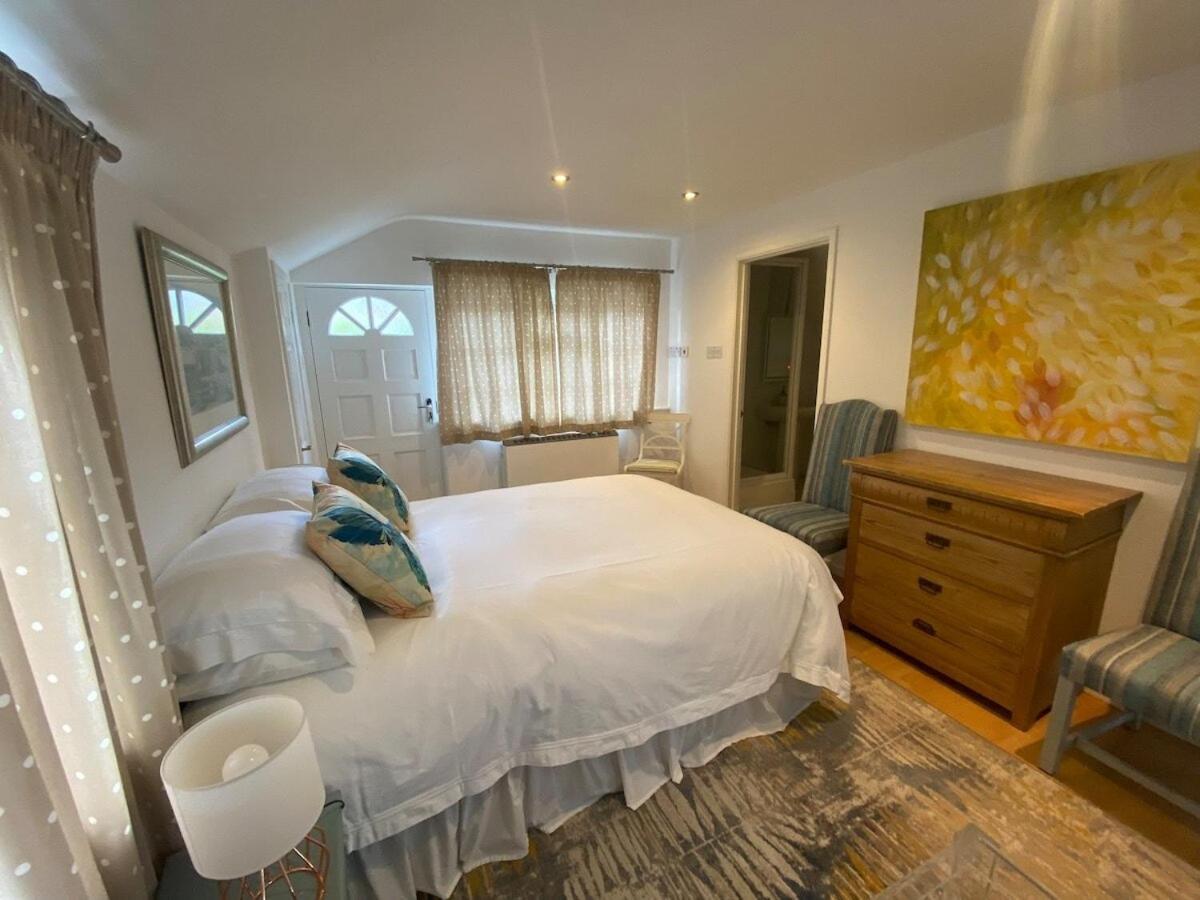 Private Entry Guesthouse Hideaway Hordle Ngoại thất bức ảnh
