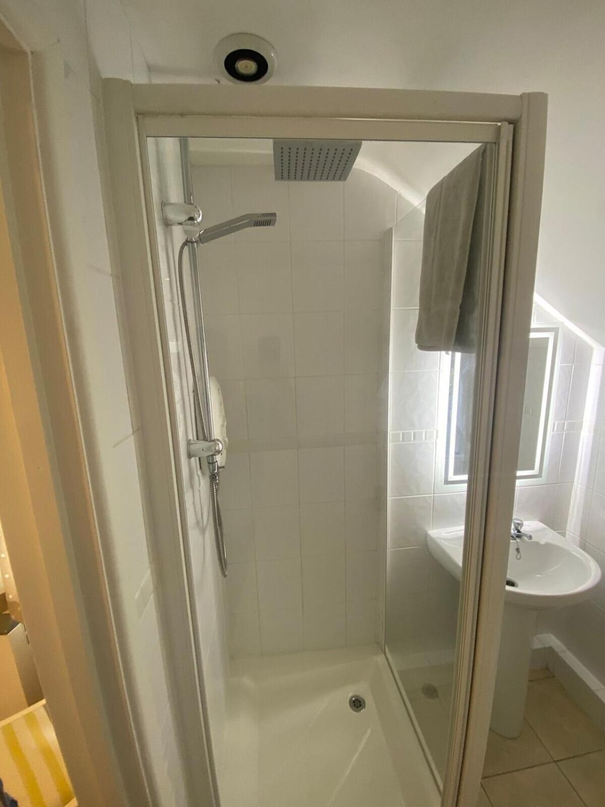 Private Entry Guesthouse Hideaway Hordle Ngoại thất bức ảnh