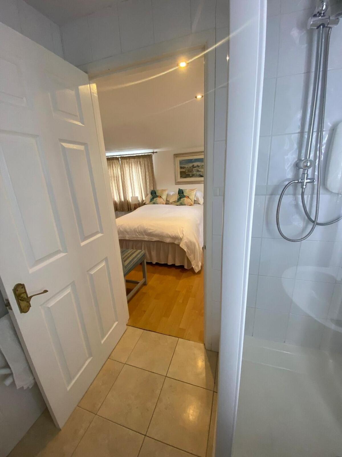Private Entry Guesthouse Hideaway Hordle Ngoại thất bức ảnh