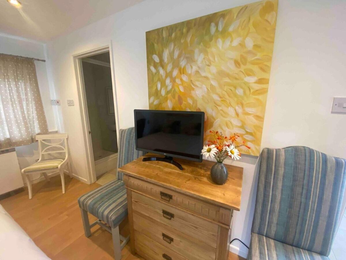 Private Entry Guesthouse Hideaway Hordle Ngoại thất bức ảnh