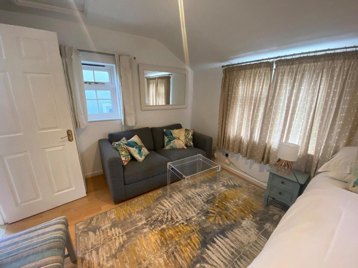 Private Entry Guesthouse Hideaway Hordle Ngoại thất bức ảnh