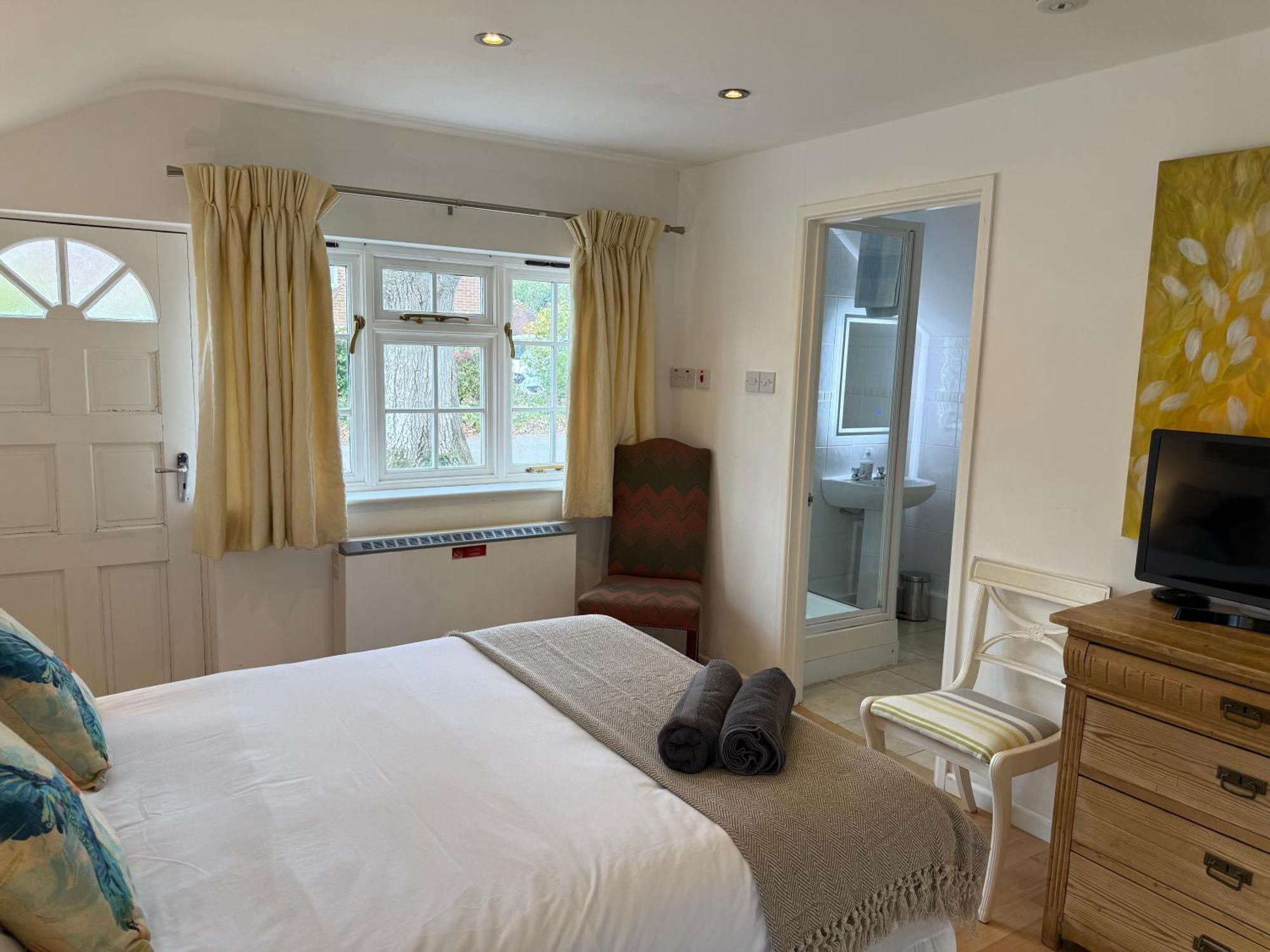 Private Entry Guesthouse Hideaway Hordle Ngoại thất bức ảnh