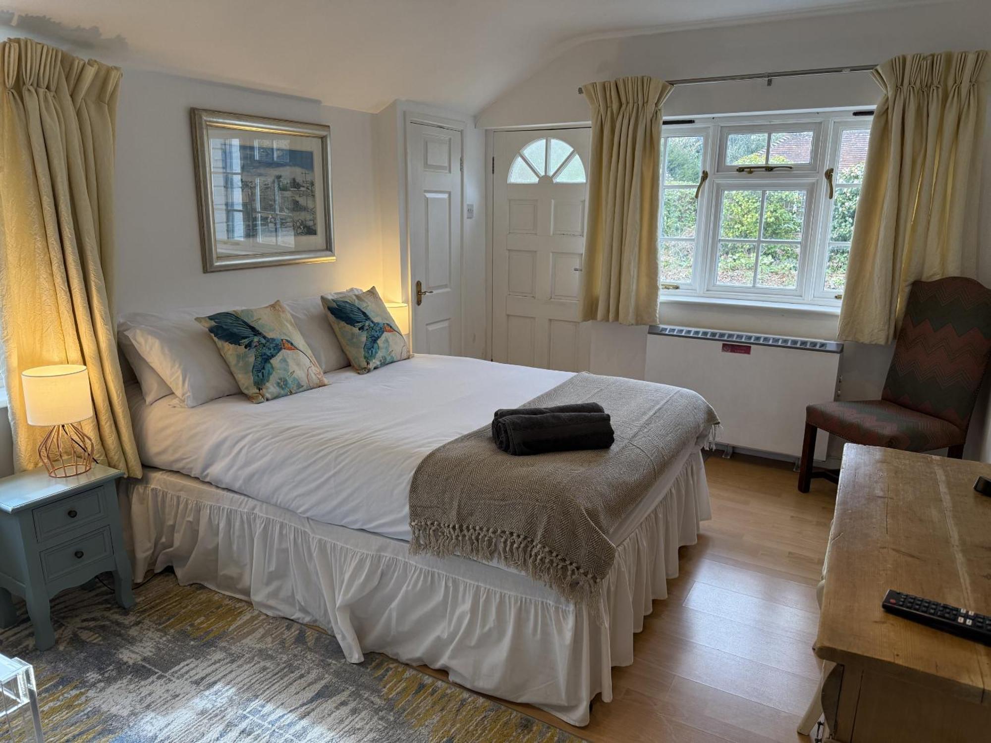 Private Entry Guesthouse Hideaway Hordle Ngoại thất bức ảnh